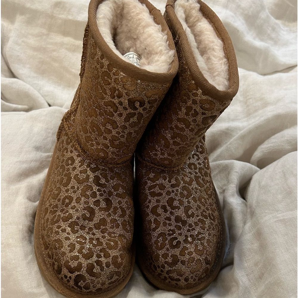 Ugg girls boots